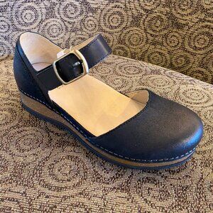 Dansko - Mae Black (NEW W/ BOX)